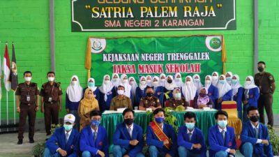 Sesi Kegiatan 'Jaksa Masuk Sekolah' di SMA Negeri 2 Karangan Trenggalek