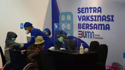 Vaksinasi Covid-19 di Indonesia