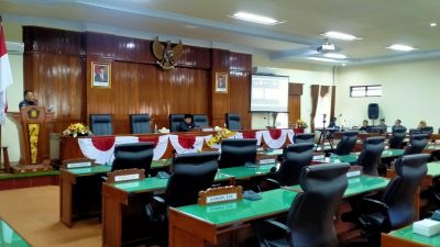 Ruang rapat paripurna yang digelar secara virtual dan terbatas di Gedung DPRD Trenggalek, Kamis (30/9)/Foto: Herman