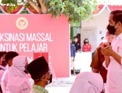 Jokowi Minta Mahasiswa Turut Andil Dalam Program Vaksinasi Merdeka