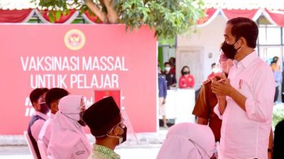 Jokowi Minta Mahasiswa Turut Andil Dalam Program Vaksinasi Merdeka