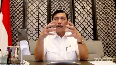 Luhut Minta Masyarakat Menahan Diri Untuk Tidak Bepergian Ke Luar Negeri