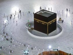 Kasus Covid-19 Kembali Melonjak, Pemberangkatan Jamaah Umrah Ditunda Hingga 2022