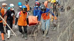 Petugas Evakuasi Korban Erupsi Semeru Hentikan Sementara Proses Pencarian Karena Aktivitas Gunung Meningkat