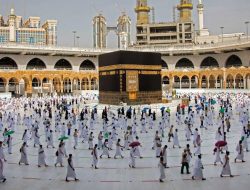 Kemenag Lepas Keberangkatan Jemaah Umrah Indonesia