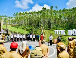 Presiden Jokowi Bersama Para Gubernur Satukan Tanah dan Air di Titik Nol IKN