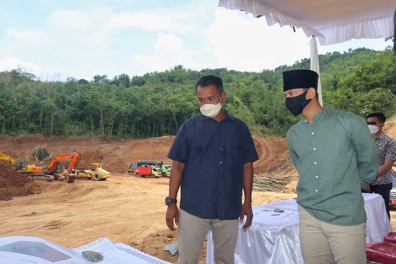 Bupati Arifin Sebut Pengusaha Tambang di Desa Jambu Sosialnya Bagus