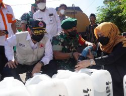 Bupati Mojokerto Pimpin Penyerahan Bantuan Air Bersih