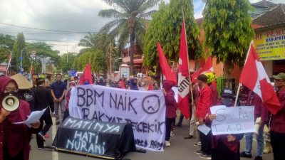 GMNI dan IMM Demo Tolak Kenaikan BBM