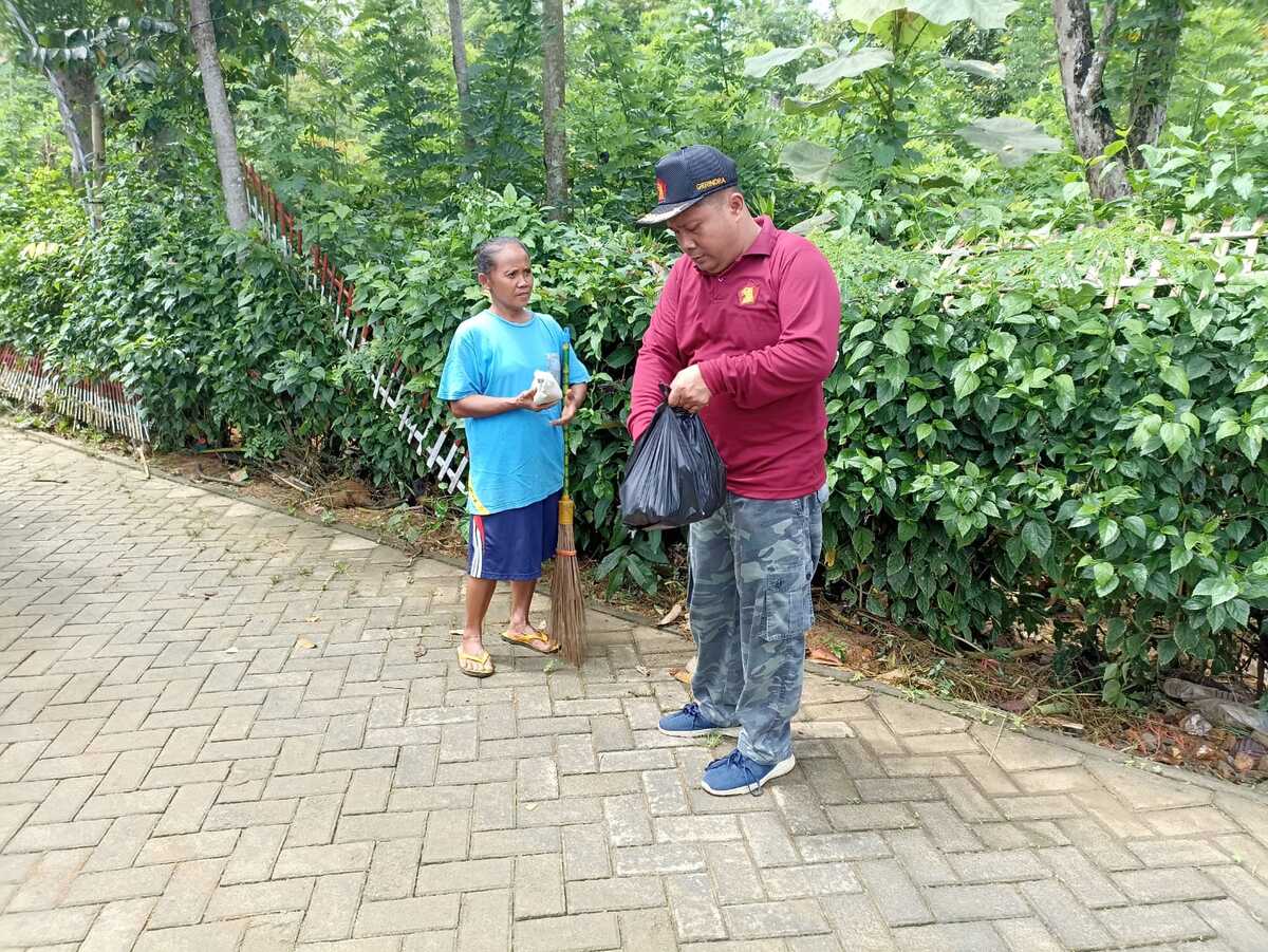 Ratusan Nasi Bungkus Dari Gerindra Didistribusikan ke Lokasi Banjir