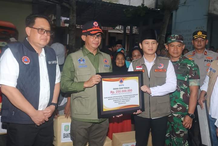 Trenggalek Dapat Bantuan 250 Juta, Perahu Karet dan Paket Logistik dari BNPB