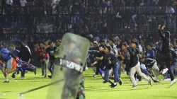 Foto kerusuhan di Stadion Kanjuruhan,