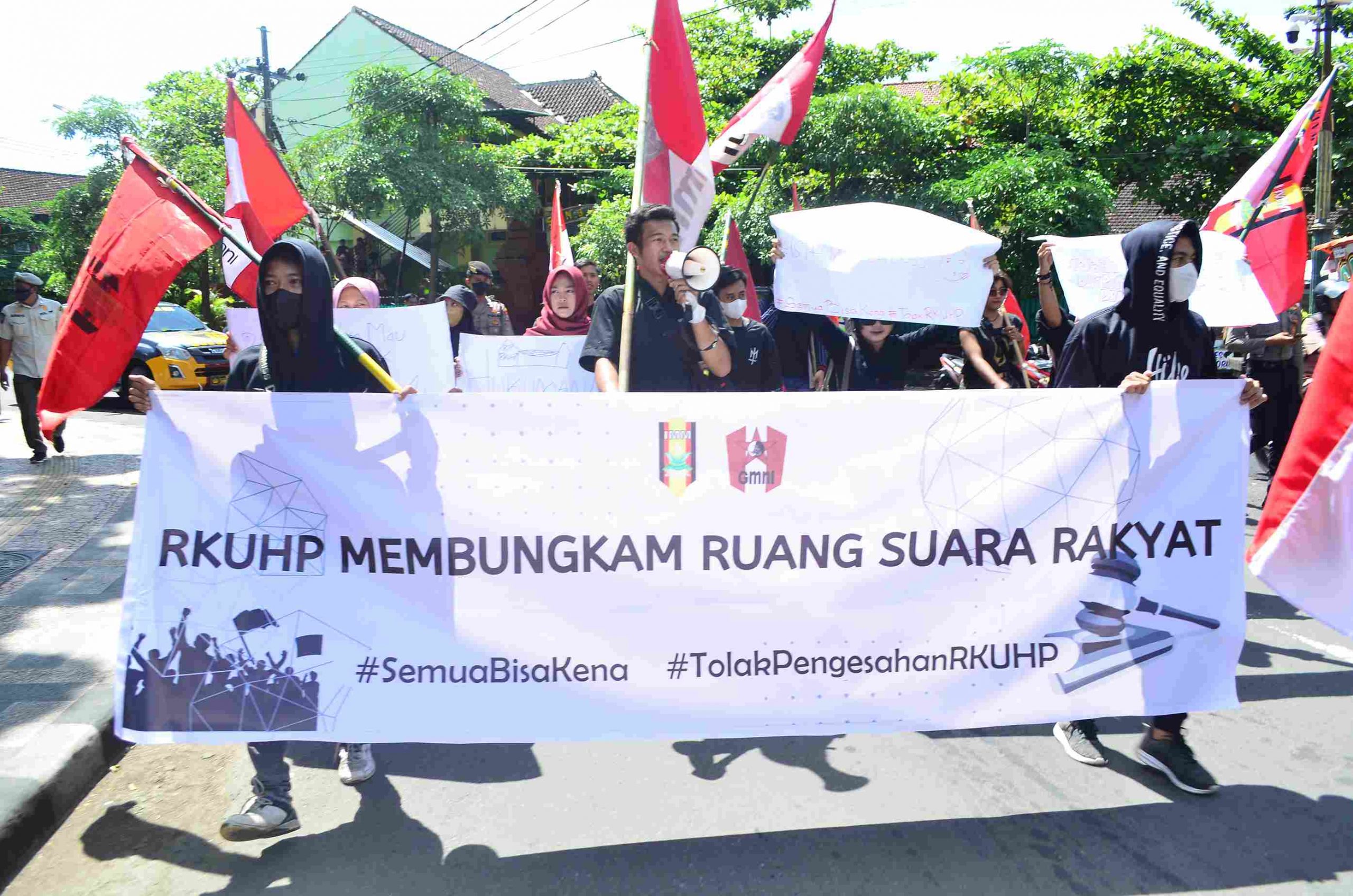 GMNI Dan IMM Trenggalek Gelar Demo, Tolak Sejumlah Pasal Bermasalah Dalam Draf RKUHP