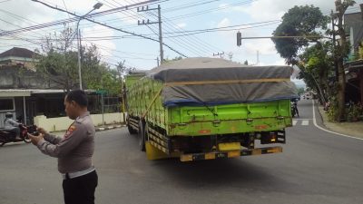 Mantan Bupati Mulyadi: Jangan Ada Larangan Truk Melintas di Jalan Kabupaten, Ekonomi Bisa Terhambat