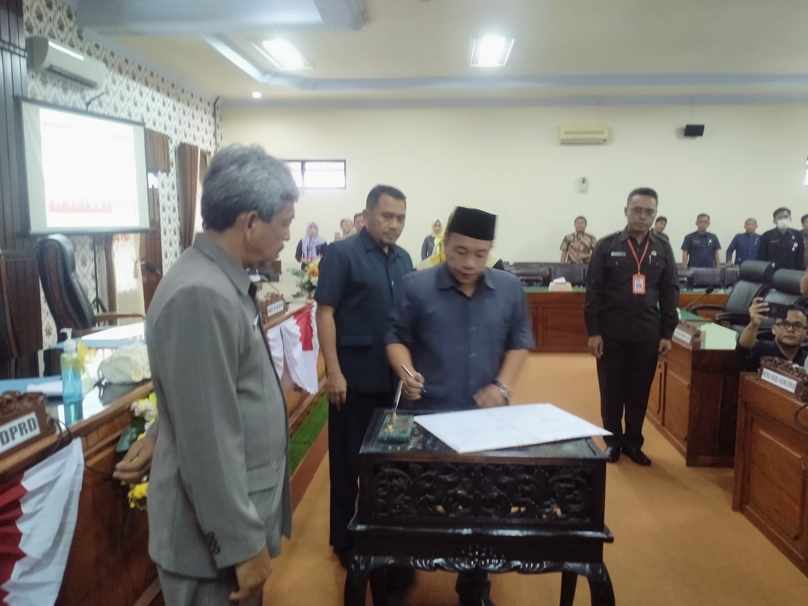 Rapat Paripurna DPRD Trenggalek Sahkan Perda Pengarusatamaan Gender