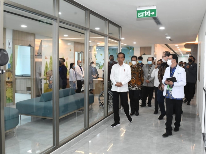 Jokowi Dorong Penambahan Jumlah Dokter Spesialis di Indonesia