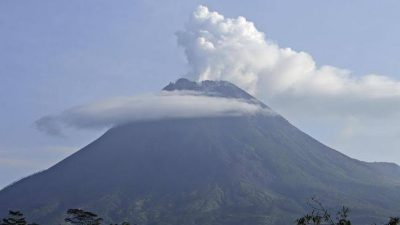 Gunung Merapi Erupsi, Diprediksi Masih Terus Berlanjut