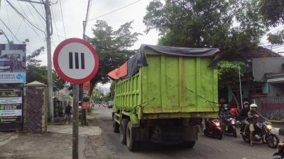 Deal, Truk Muatan Di Atas 30-40 Ton Dilarang Melintas Di Jalan Kabupaten Trenggalek