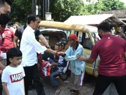 Presiden Jokowi Kunjungi Sejumlah Pasar di Surakarta