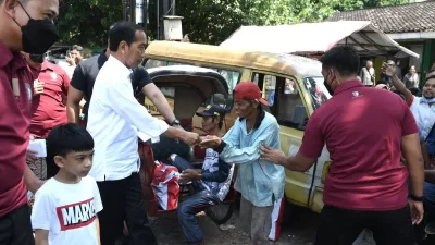 Presiden Jokowi Kunjungi Sejumlah Pasar di Surakarta