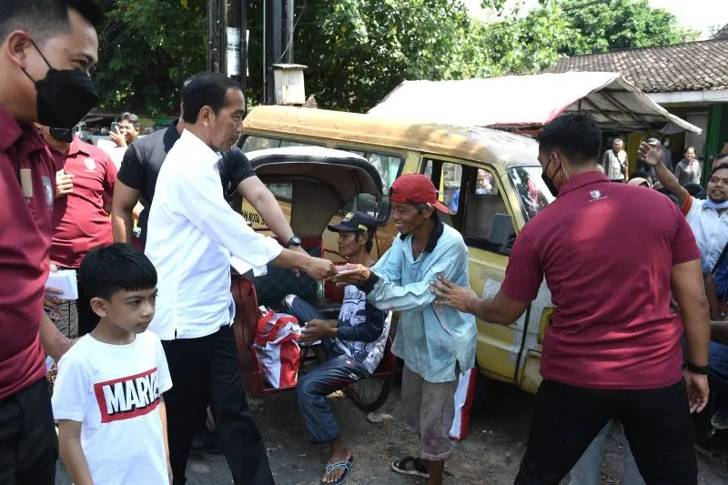 Presiden Jokowi Kunjungi Sejumlah Pasar di Surakarta