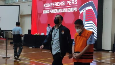 KPK Melakukan Penahanan Terhadap Tersangka Kasus Korupsi Jalan Lingkar Barat Duri Kabupaten Bengkalis