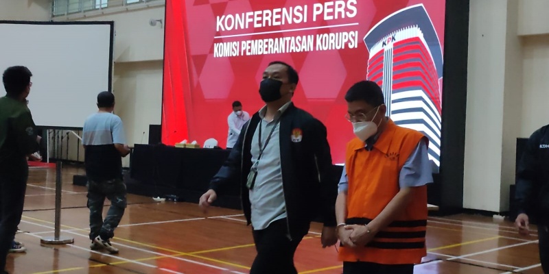 KPK Melakukan Penahanan Terhadap Tersangka Kasus Korupsi Jalan Lingkar Barat Duri Kabupaten Bengkalis