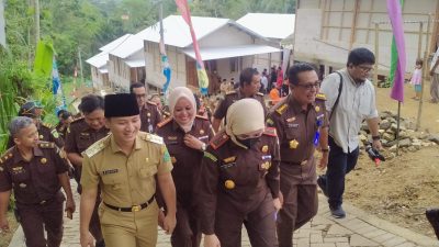 Bupati Trenggalek Moch. Nur Arifin Ucapkan Terima Kasih Atas Bansos dari Kajati Jatim