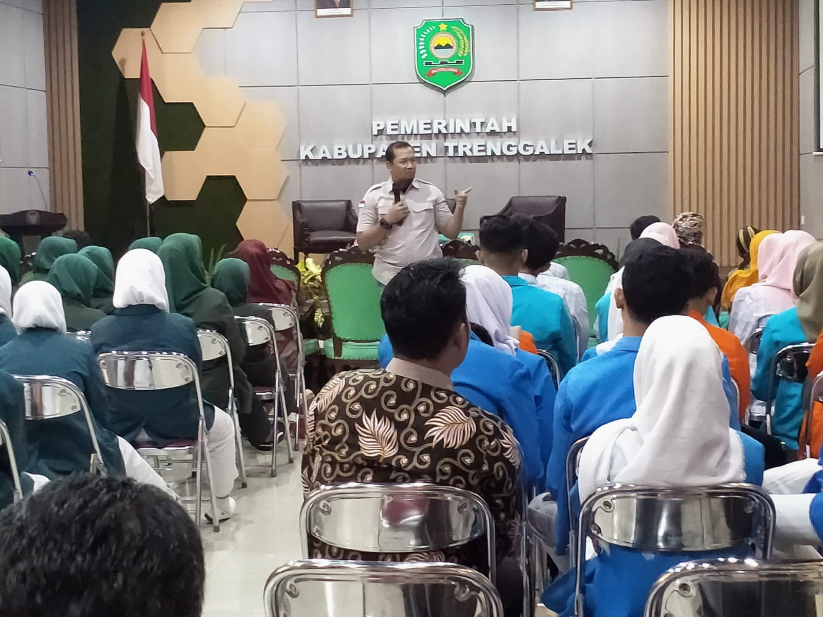 Cegah Penyebaran Faham Radikalisme, Bakesbangpol Trenggalek Gelar Seminar Anti Radikalisme