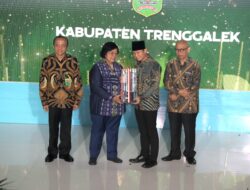 Bupati Arifin Raih Penghargaan Nirwasita Tantra 2022 Dari Kementerian LHK RI