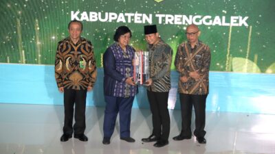 Bupati Arifin Raih Penghargaan Nirwasita Tantra 2022 Dari Kementerian LHK RI