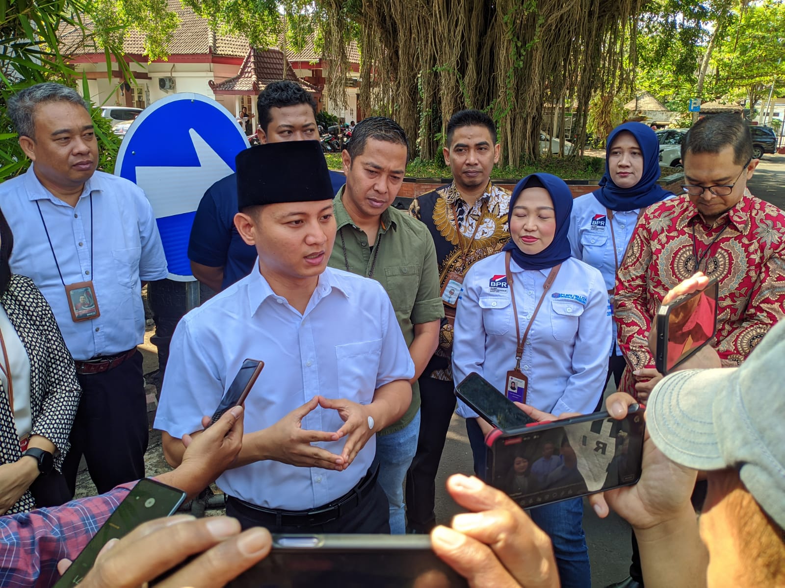 Bupati Arifin Gandeng CSR Trenggalek Salurkan Bantuan Air Bersih Untuk 10 Kecamatan