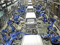 Menko Perekonomian: Industri Otomotif Indonesia Menyerap 1,5 Juta Tenaga Kerja