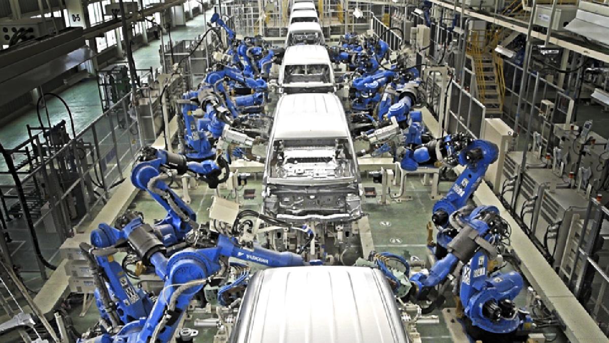 Menko Perekonomian: Industri Otomotif Indonesia Menyerap 1,5 Juta Tenaga Kerja