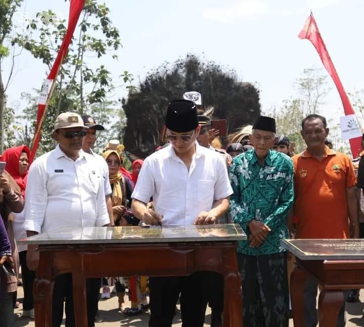 Bupati Arifin Resmikan Jembatan Bhineka Tunggal Ika