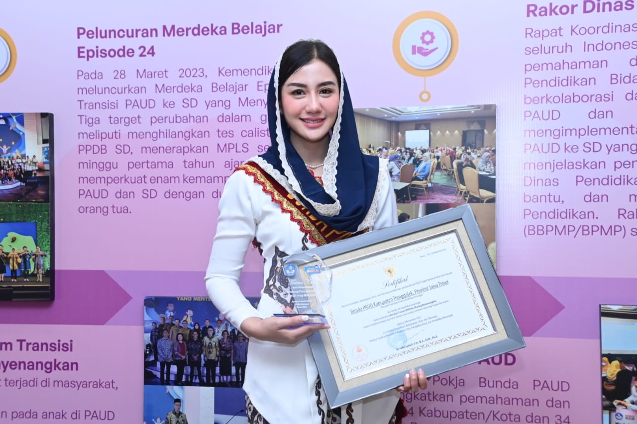 Novita Hardini Terima Apresiasi Bunda PAUD Dari Kemendikbud