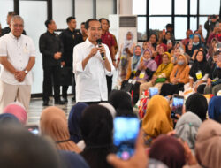 Presiden Jokowi Jamin Pasokan Bantuan Pangan untuk Masyarakat
