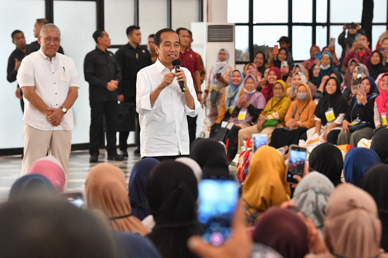 Presiden Jokowi Jamin Pasokan Bantuan Pangan untuk Masyarakat