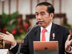 Teken Aturan Baru, Jokowi Naikkan Tunjangan Kinerja Pegawai Bawaslu
