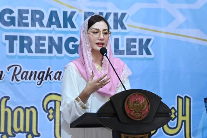 Ketua Tim Penggerak PKK Kabupaten Trenggalek Novita Hardini