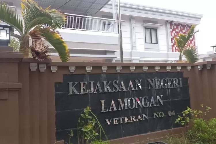 Kejari Lamongan Tetapkan Satu Tersangka Dugaan Korupsi Dana Bantuan Center of Excellence Rp 2 Miliar di SMK Wahid Hasyim Glagah