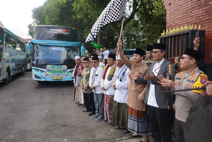 Bupati Arifin Berangkatkan 530 Jamaah Calon Haji