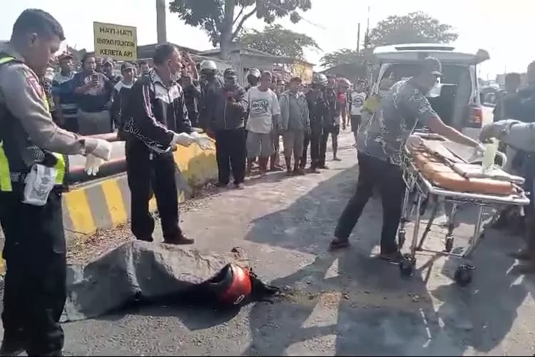 Karyawati Swasta di Lamongan Tewas Terlindas Truk Barang,Saat Pulang Kerja, Begini Kronologisnya