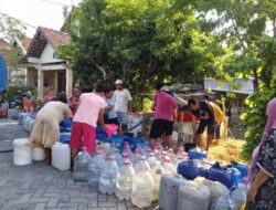 Komunitas BWL Peduli Salurkan Bantuan Air Bersih ke Desa-Desa Terdampak Kekeringan di Lamongan