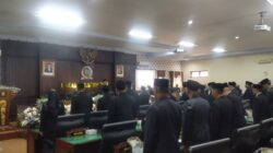 foto: Rapat paripurna pengambilan sumpah janji jabatan ketua DPRD Trenggalek Doding Rachmadi