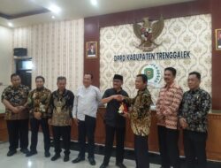 DPRD Sukoharjo Belajar Pembentukan Unsur Pimpinan dan AKD di DPRD Trenggalek