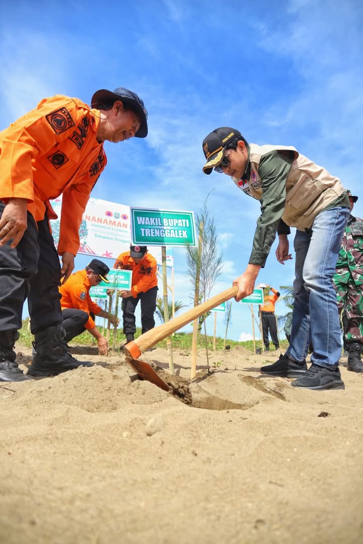 Foto: Wabup Syah Natanegara (kanan)