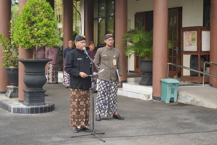 Foto: Edy Supriyanto Sekda Trenggalek (kiri)