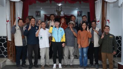 Bupati Arifin Apresiasi Guru Asal Panggul Masuk Nominasi Lomba Warna Lestari Nasional