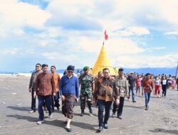 Bupati Arifin Sebut Upacara Adat Labuh Laut Patut Dilestarikan